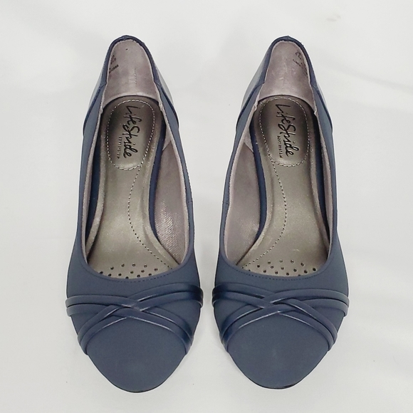 Life Stride Pascal Dress Pump - Picture 3 of 10